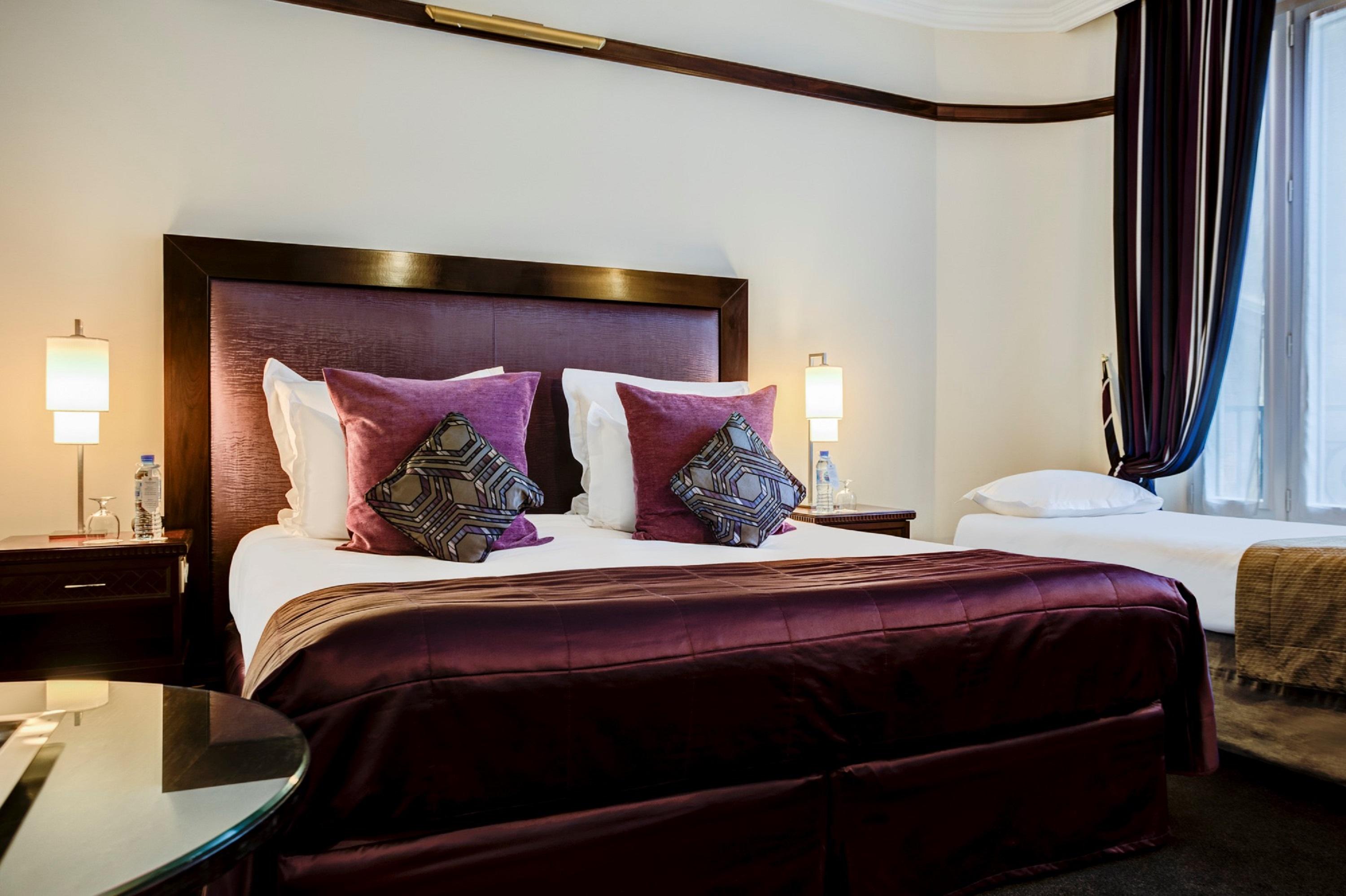 Hotel Pont Royal Paris Exterior foto A bedroom at the hotel
