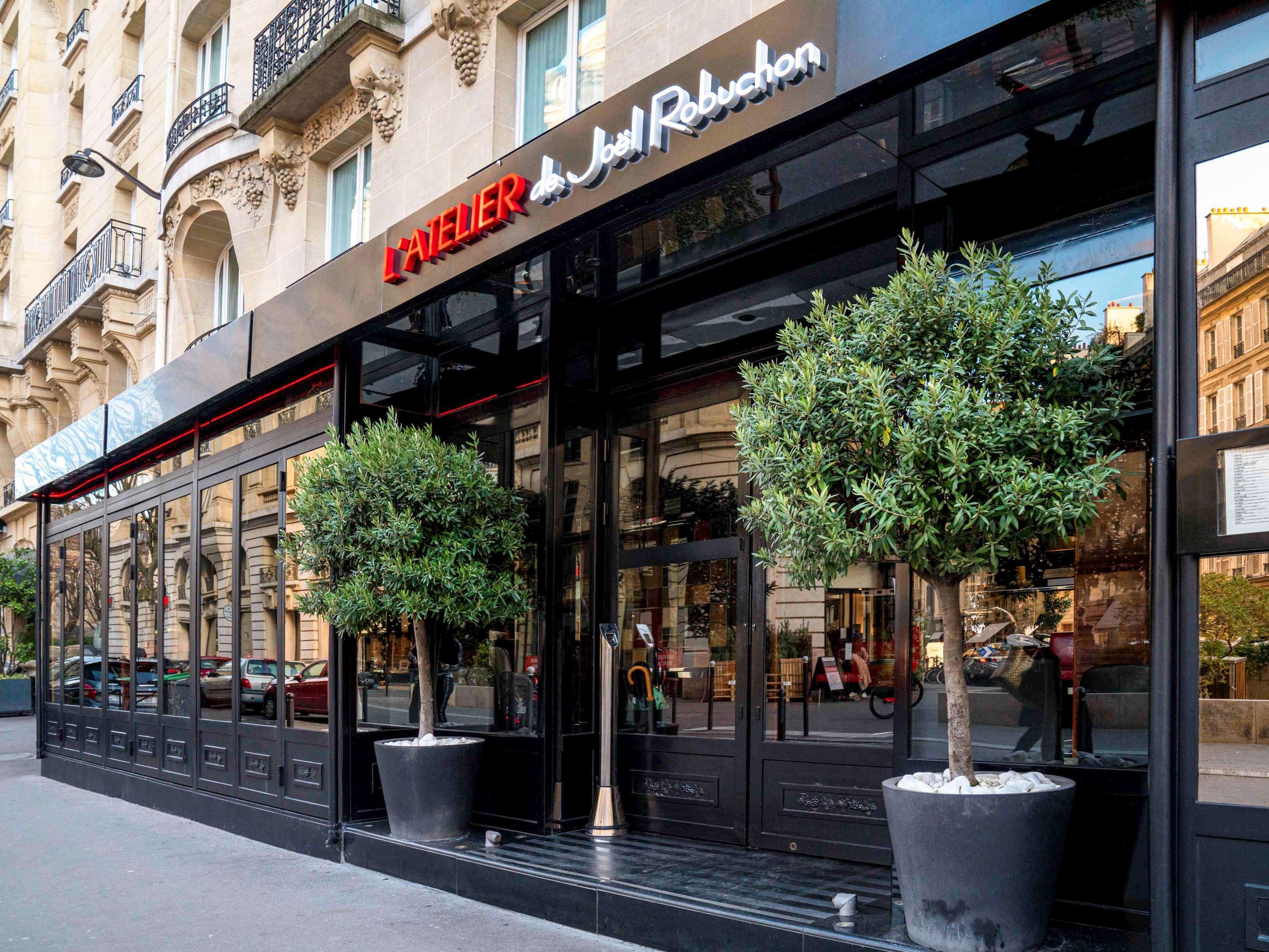 Hotel Pont Royal Paris Exterior foto Paul restaurant in Paris