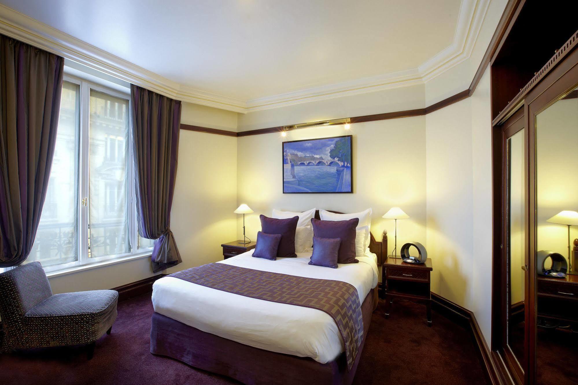 Hotel Pont Royal Paris Exterior foto A room at the hotel